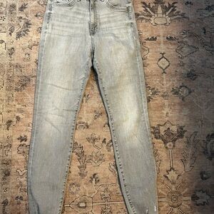 High-Rise Skinny Jeans in Light Gray Wash